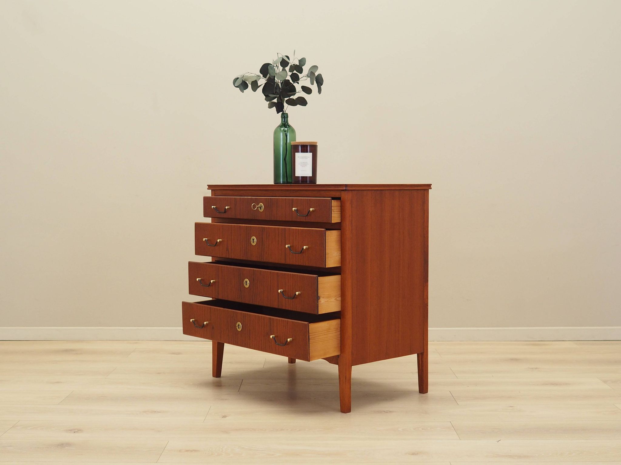 Commode en teck, design danois, années 1970, fabrication : Danemark