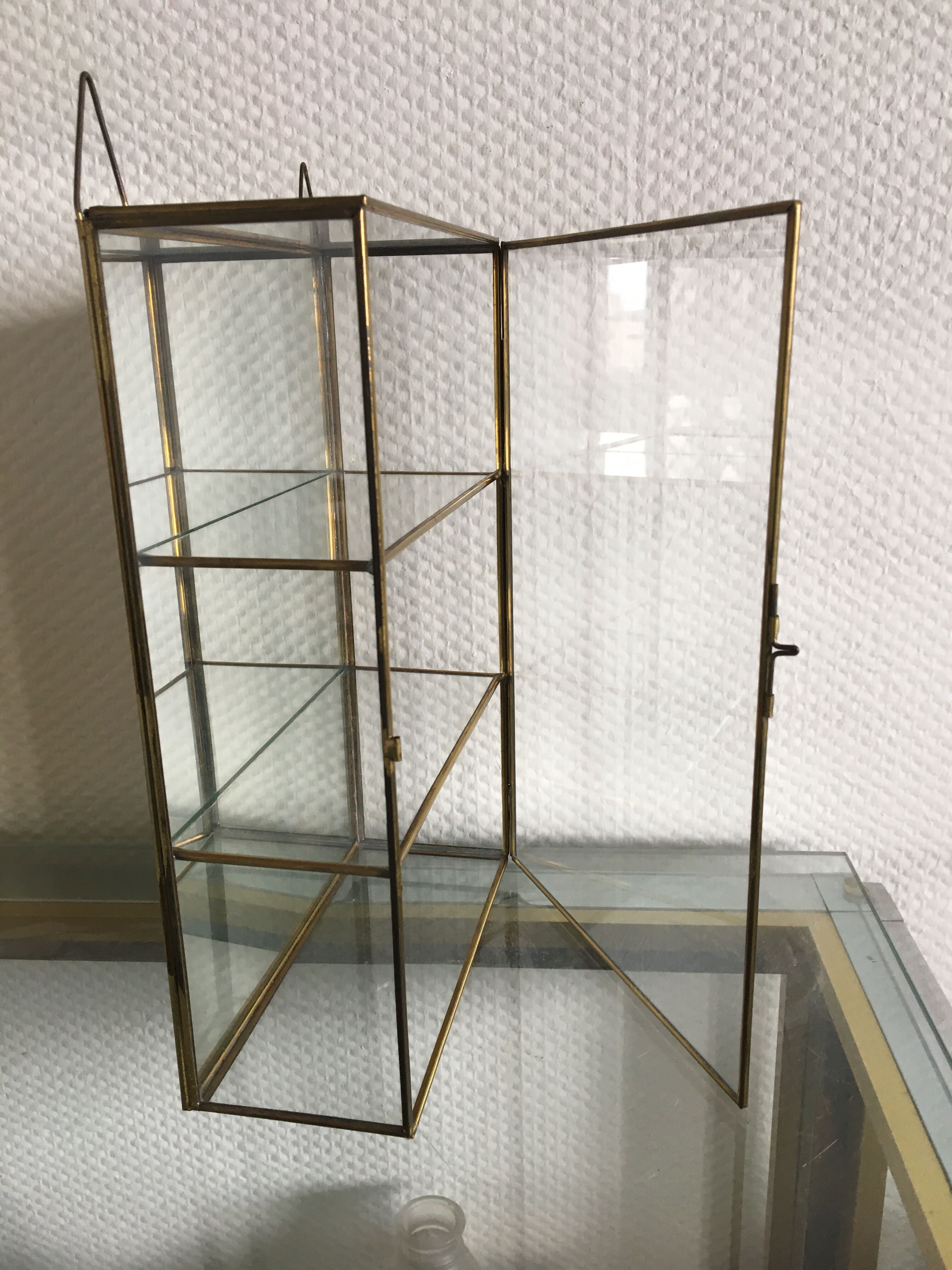 Vitrine murale laiton et verre