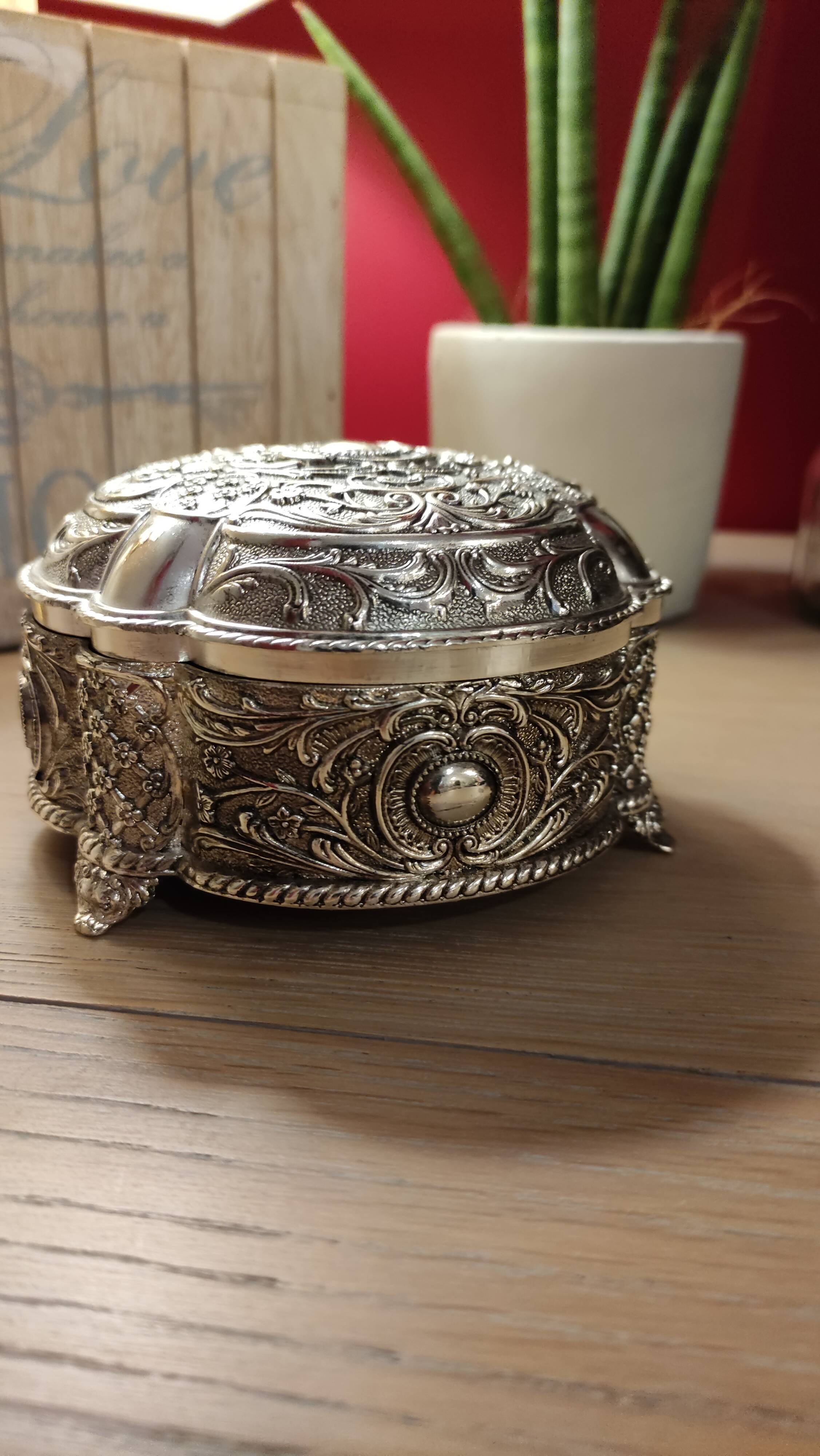 Beautiful silver metal jewelry box