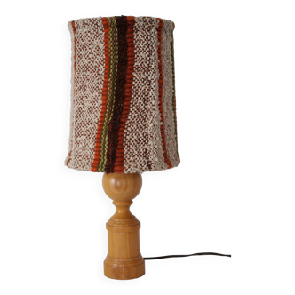 Vintage table lamp in wood and knitted wool