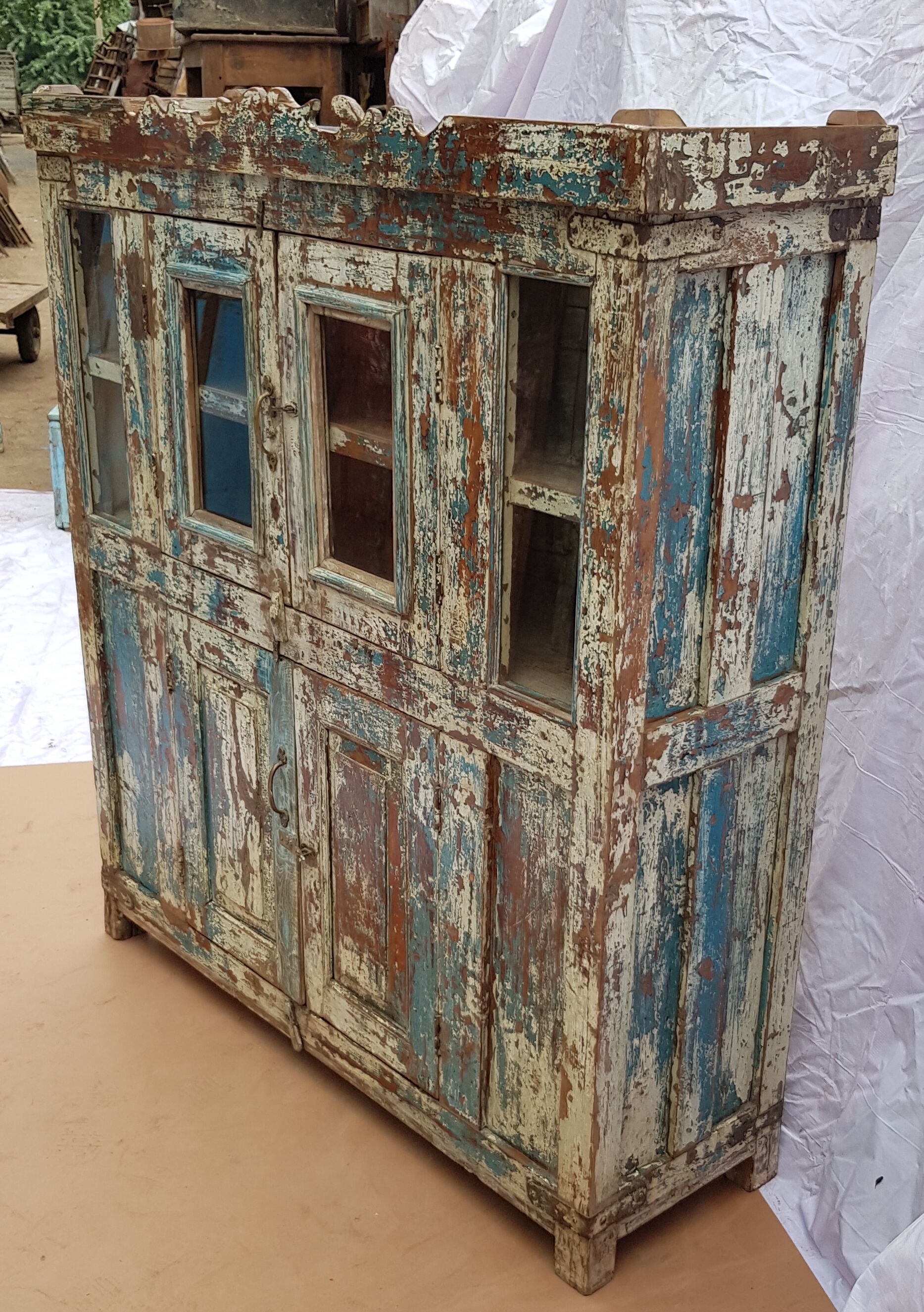 Old buffet - cvaisselier