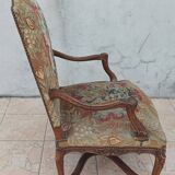 Paire de fauteuils Régence en noyer sculpté