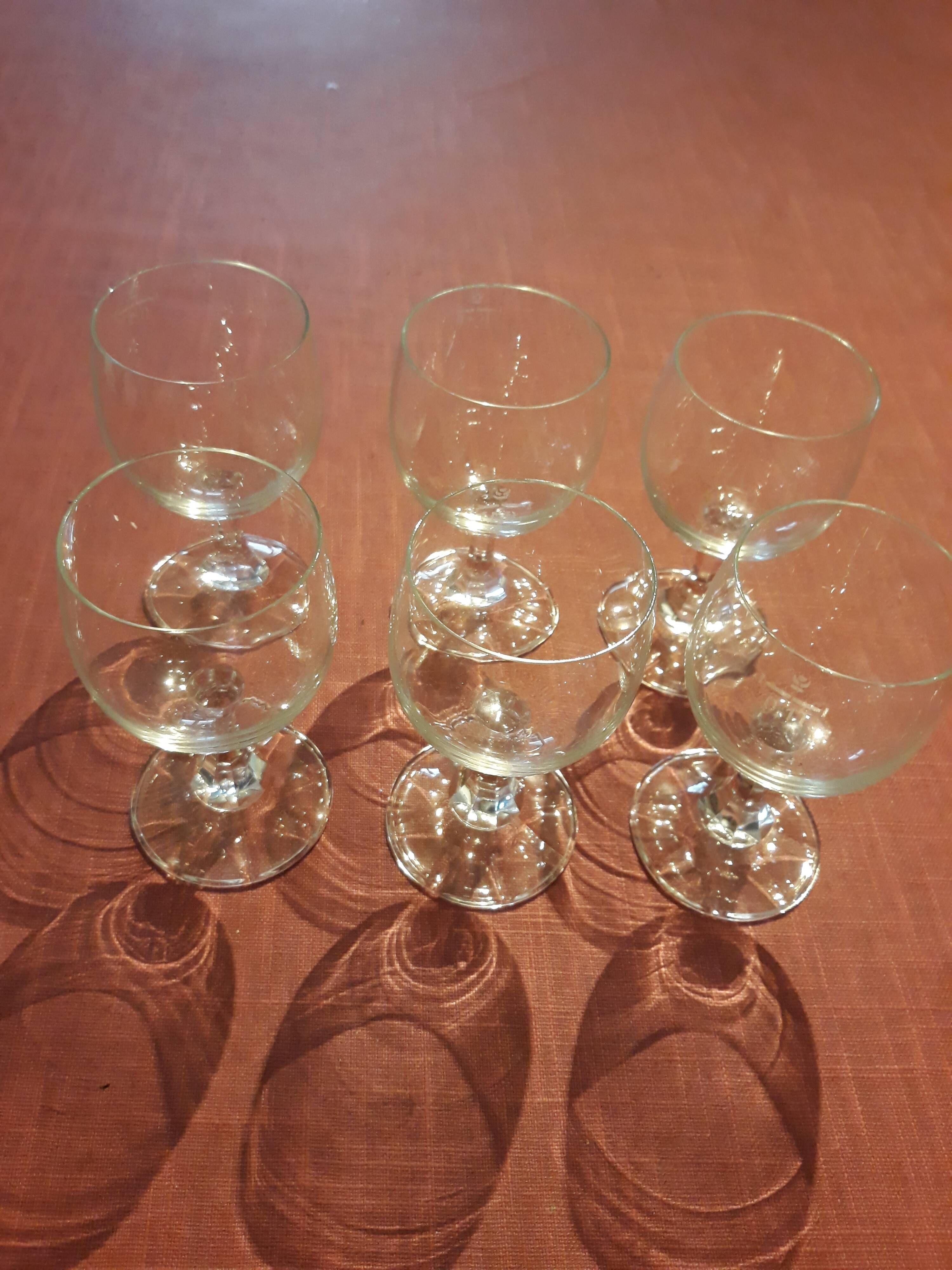 coffret de 6 verres à vin  ou à digestif saint gobain international