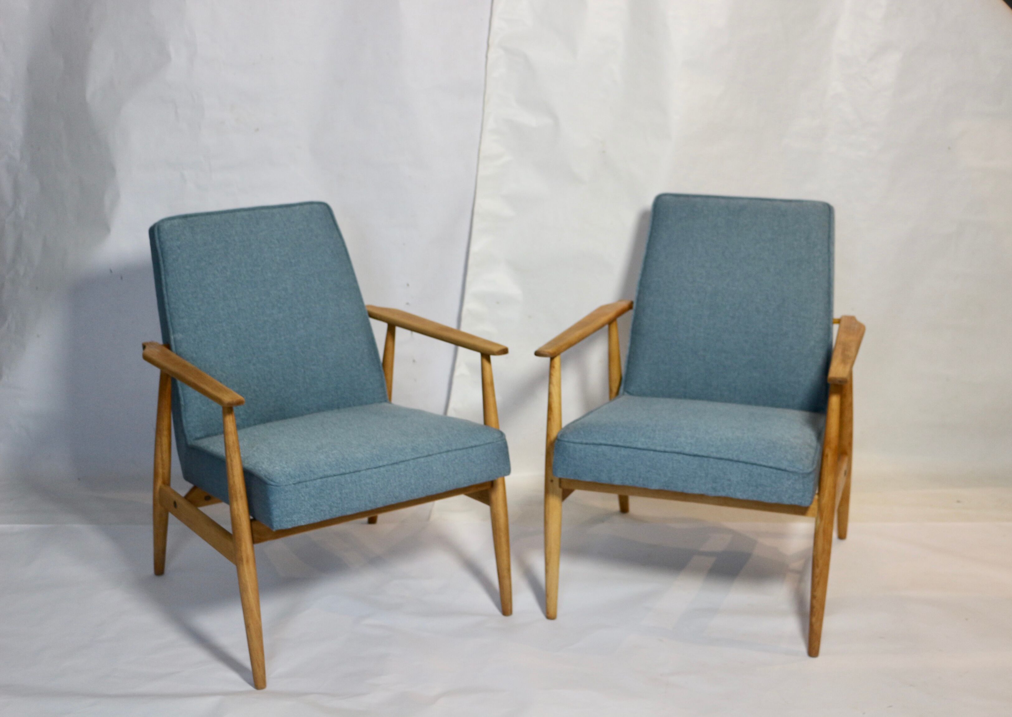 Pair of armchairs henryk lily 300-190s 1970