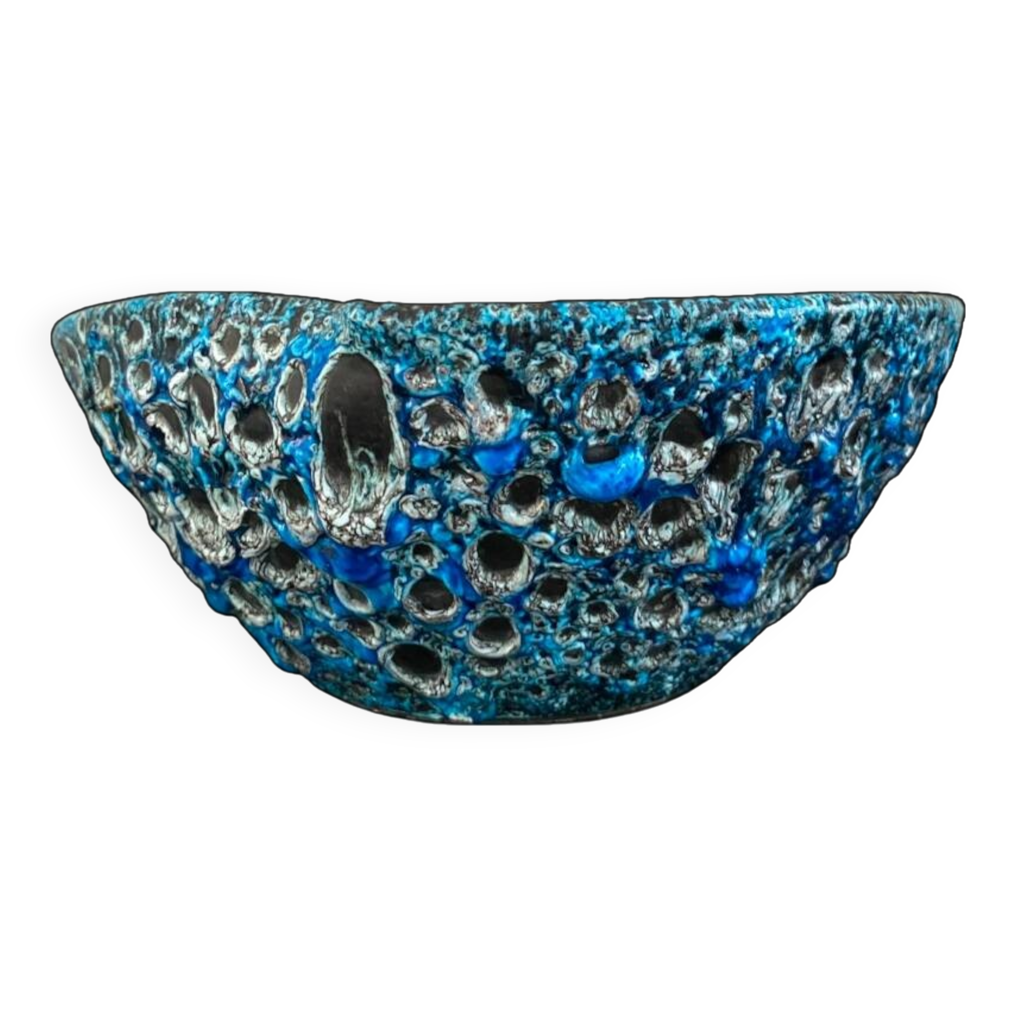 Eruptive ceramic dish from the 60s