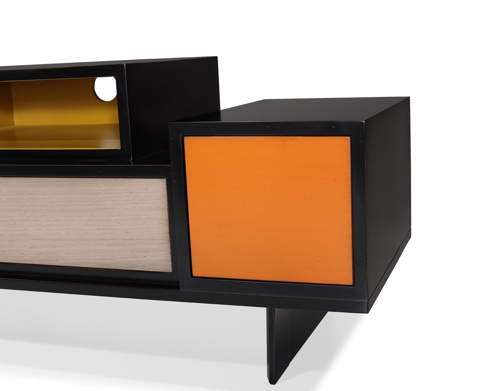 Quinconces TV furniture