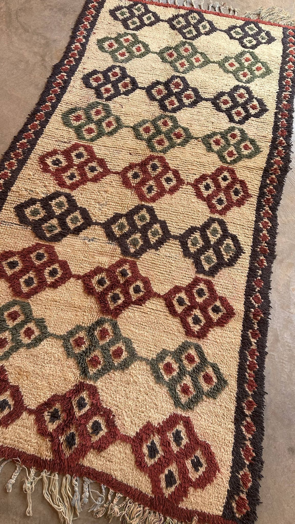 Tapis Marocain coloré Boujad - 263 x 135 cm
