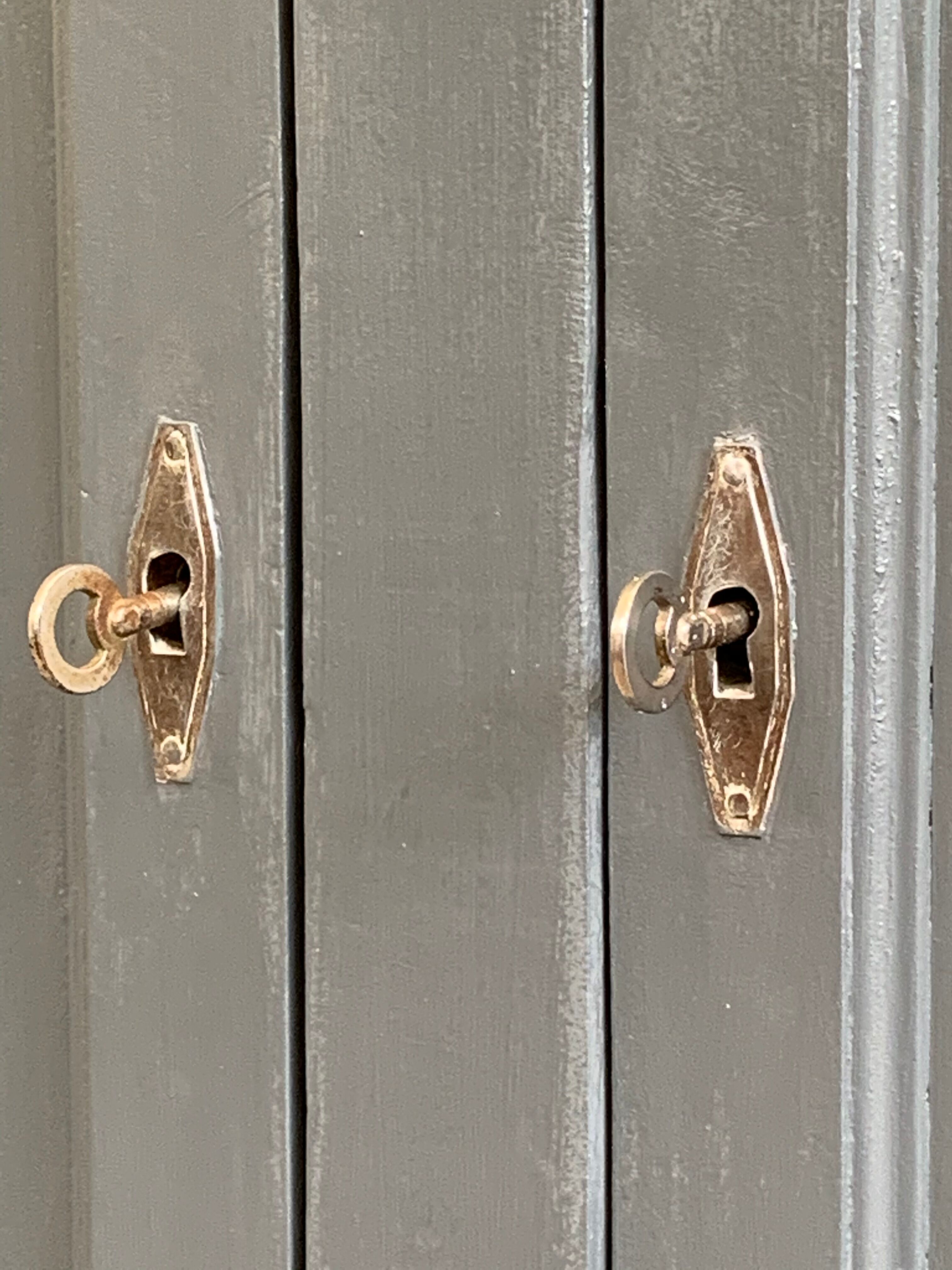 Asymmetrical parisian wardrobe 1950