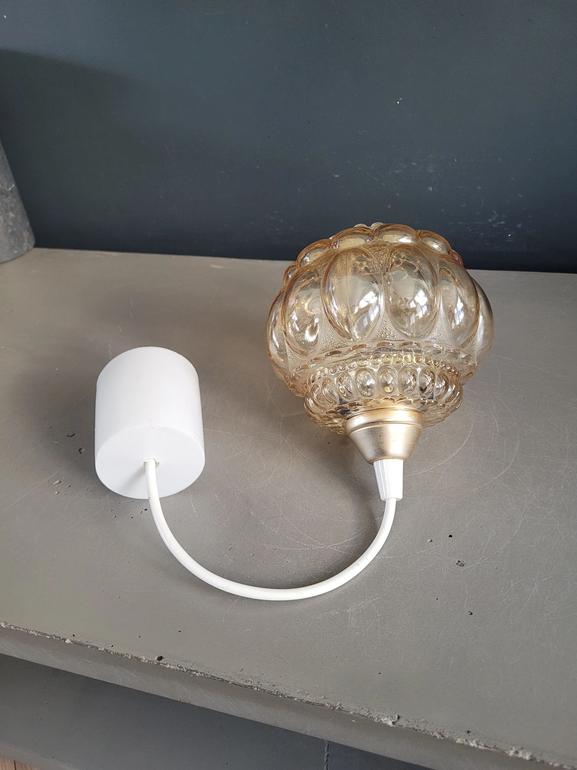 Vintage amber moulded glass pendant - Ref 888