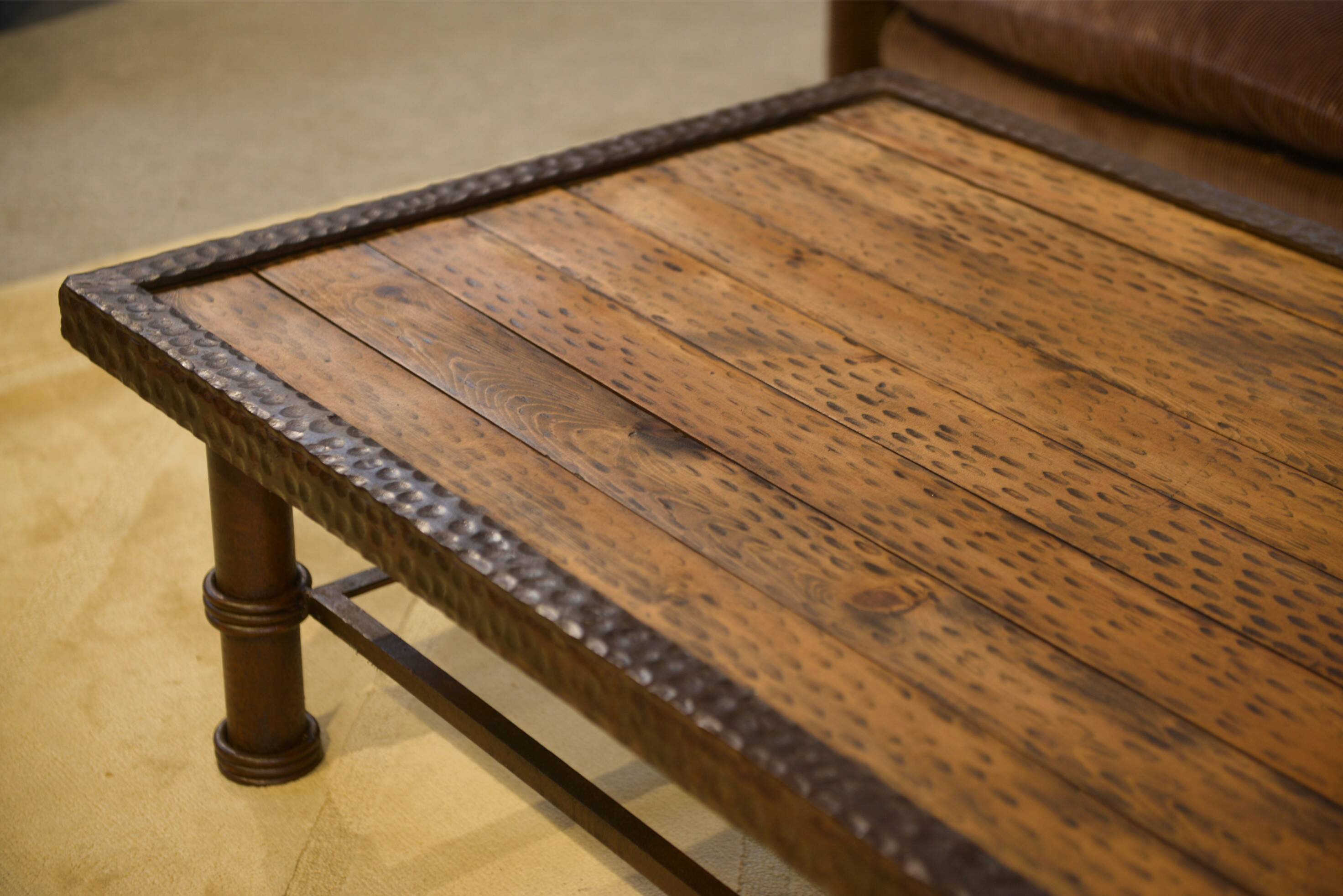 Table basse brutaliste bois et fer forgé 1960’s