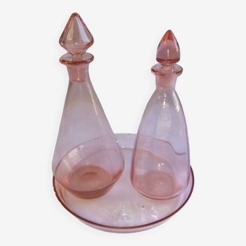 Carafe bottle bottle carafon service pink tray