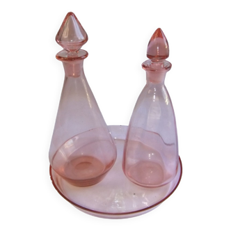 Carafe bottle bottle carafon service pink tray