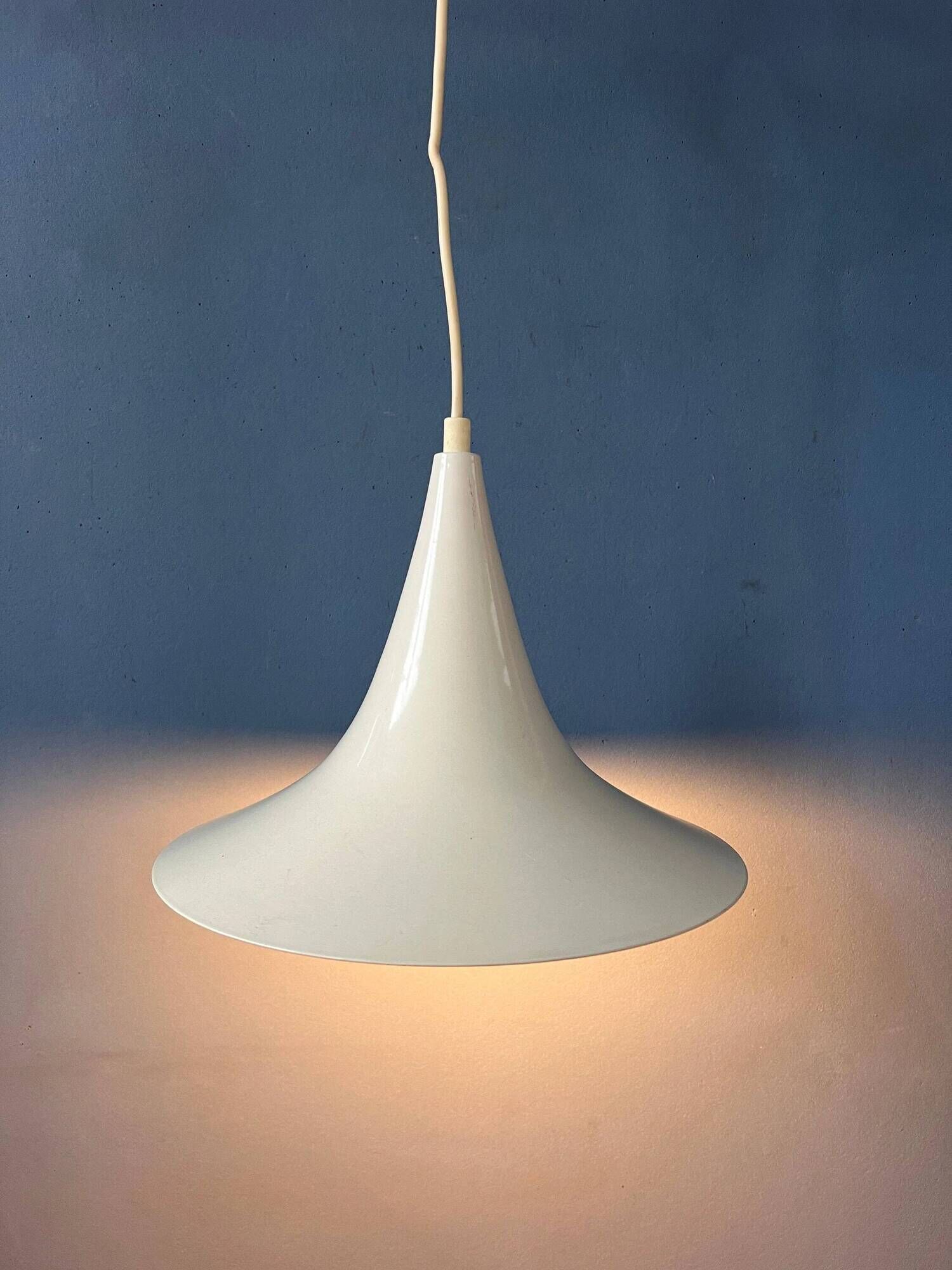 Suspension Space Age white Mid-Century witch hat shaped