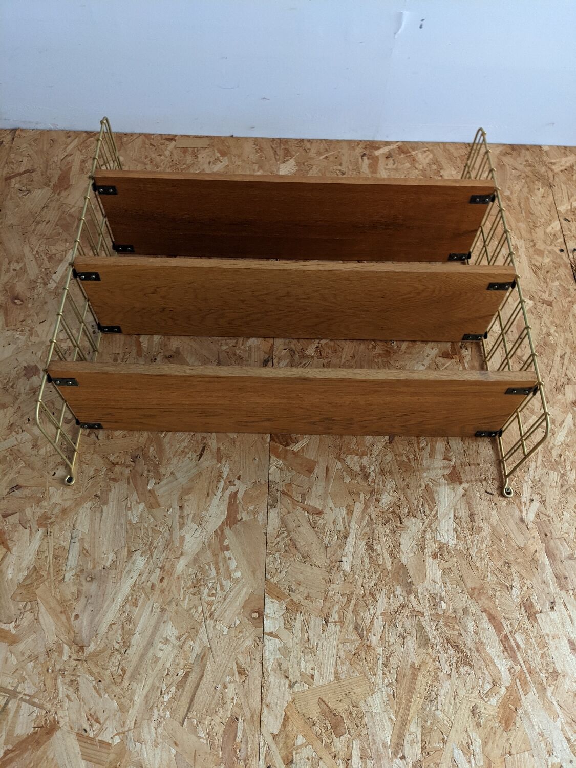 String shelf