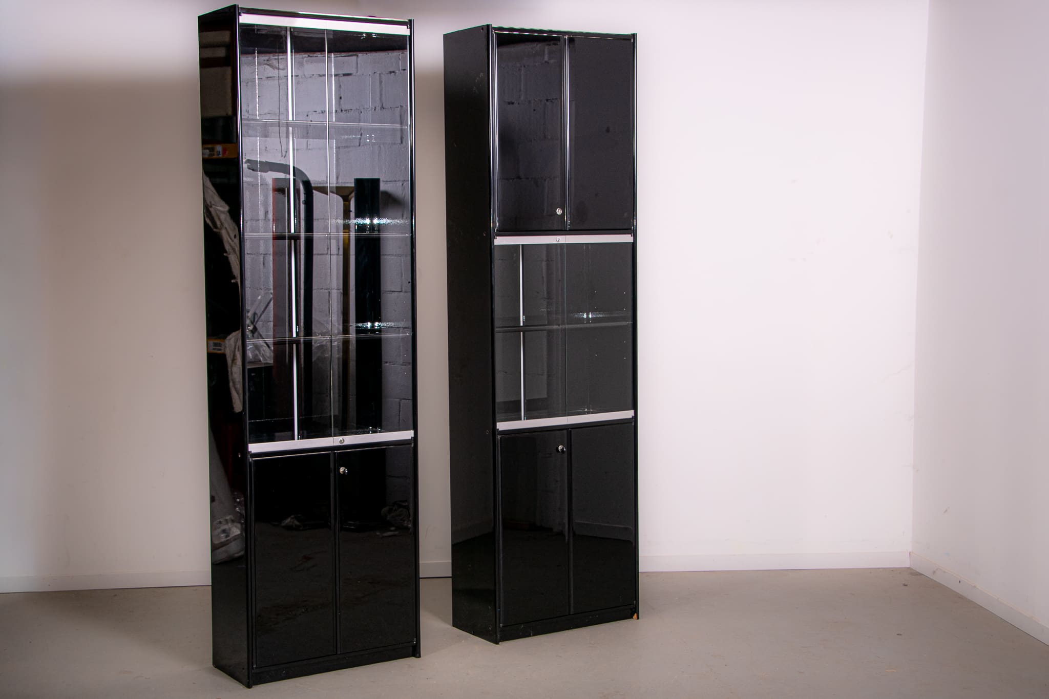 Set of Olinto book cases designed by Kazuhide Takahama for B&B Italia circa 1980