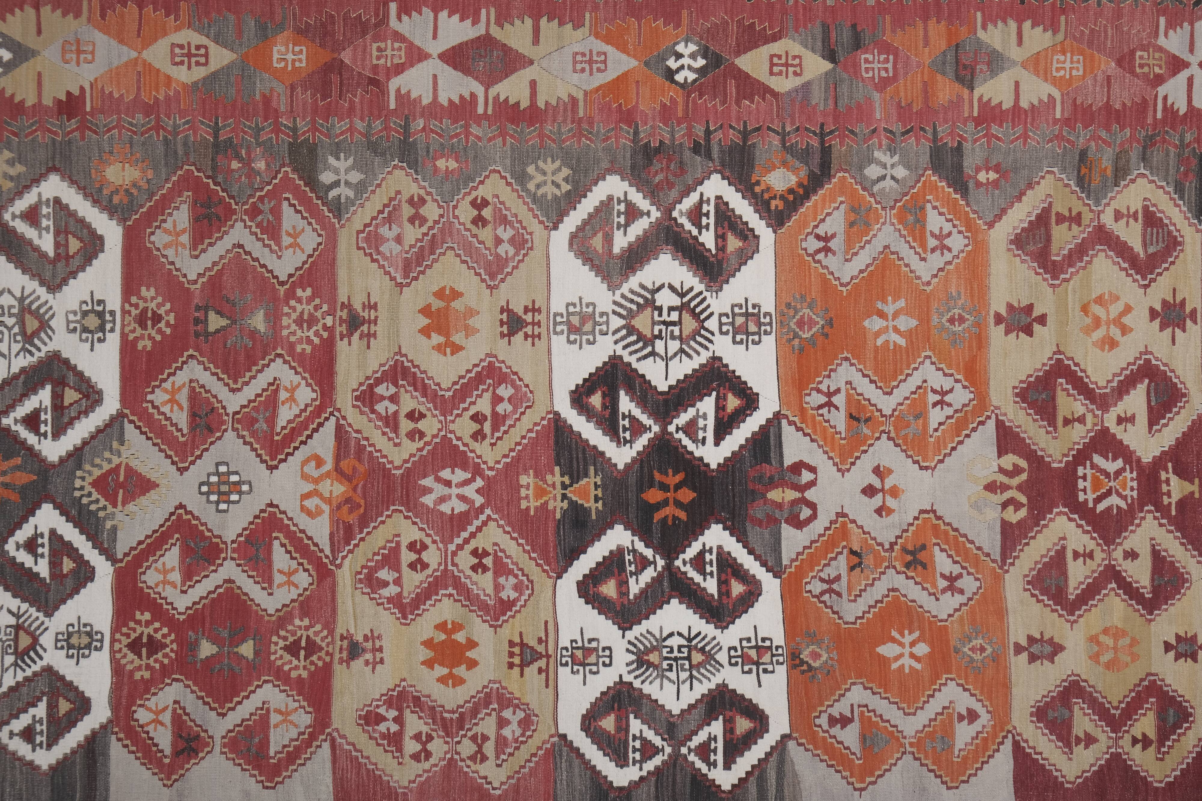 Vintage Turkish rug from Oushak, handwoven 150x440 cm