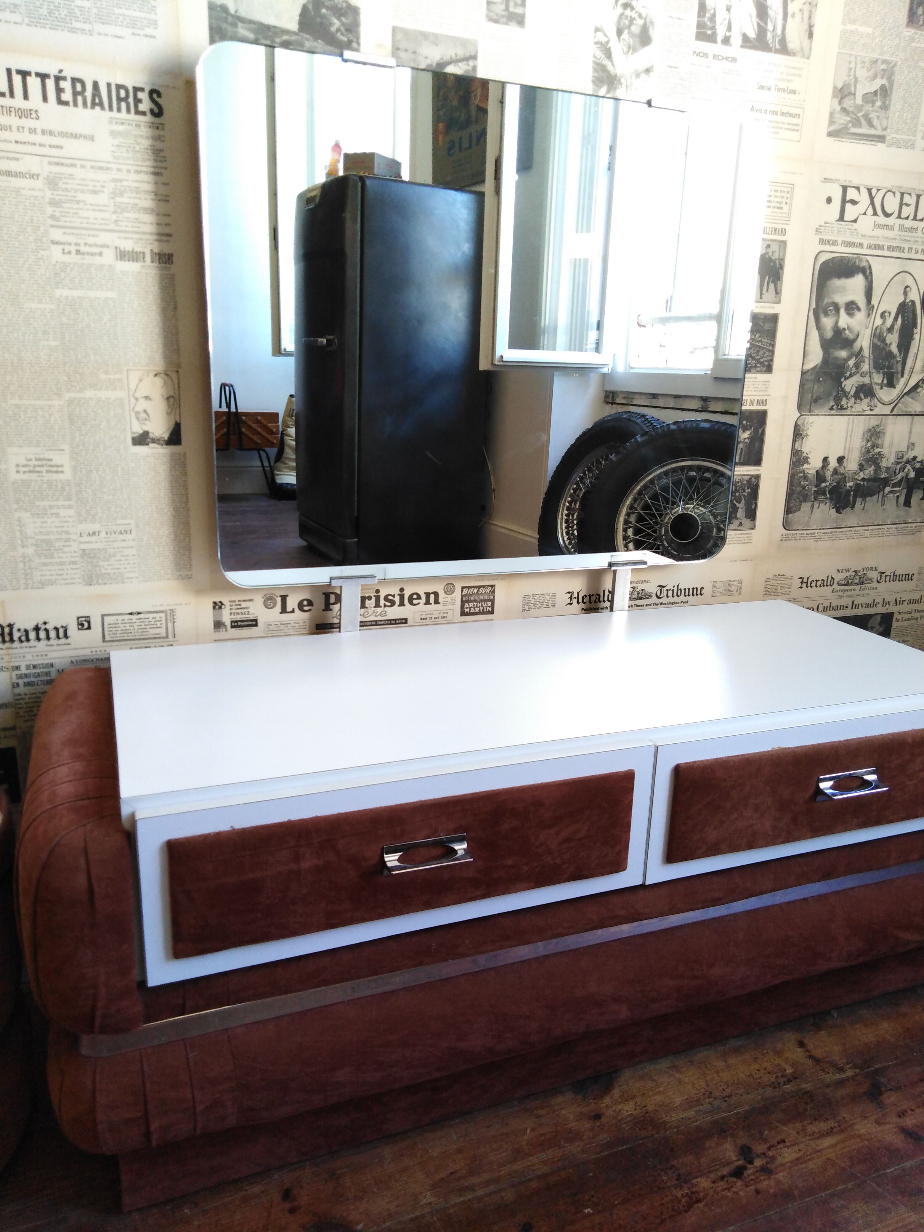 Pop dressing table 1970