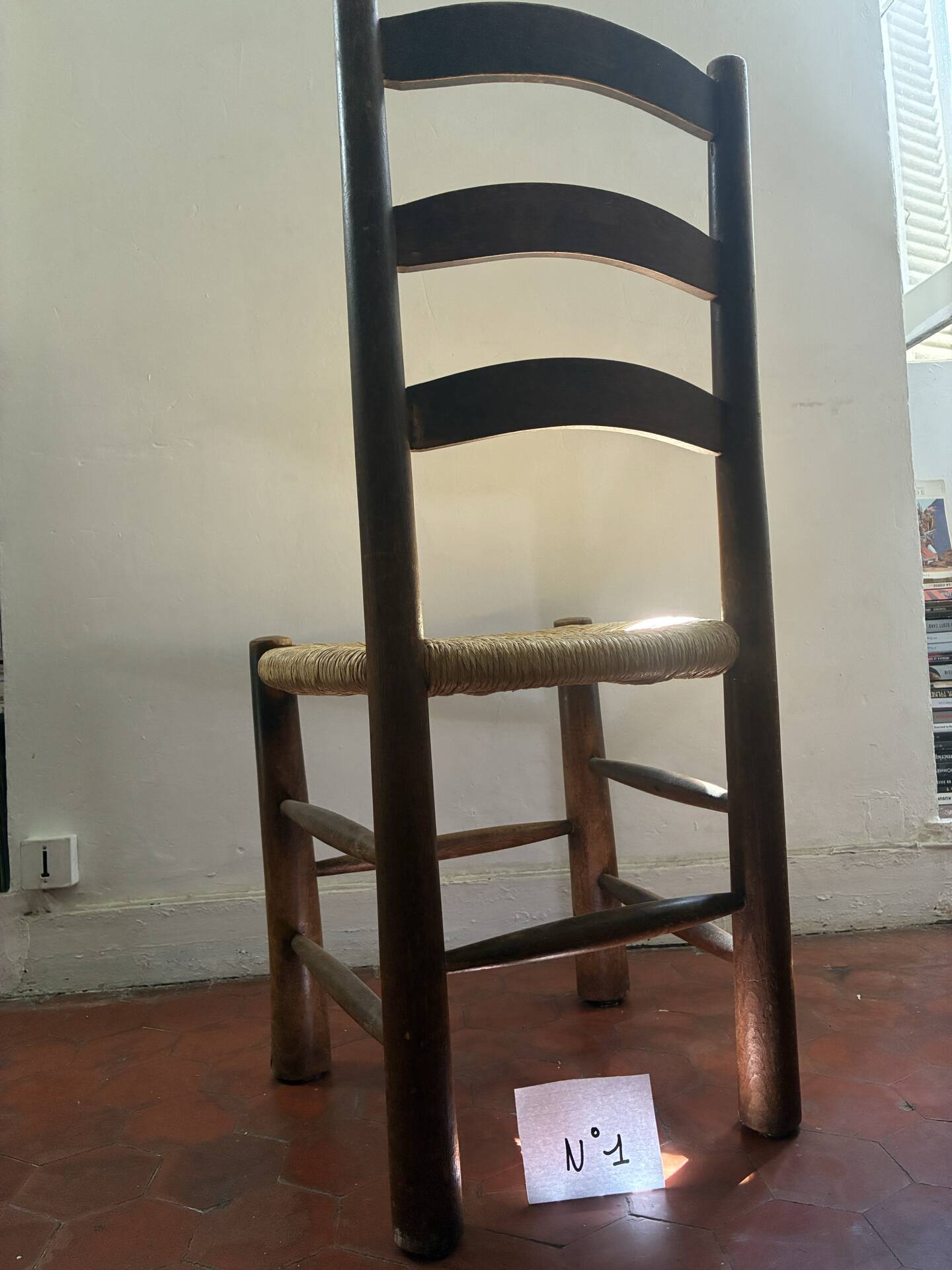 4 chairs assigned to Georges Robert