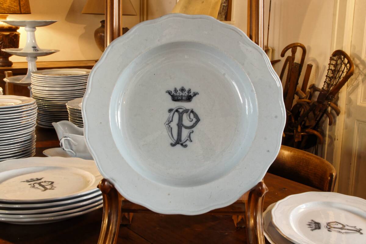 English earthenware service, CP monogram, ducal crown, 109 pieces