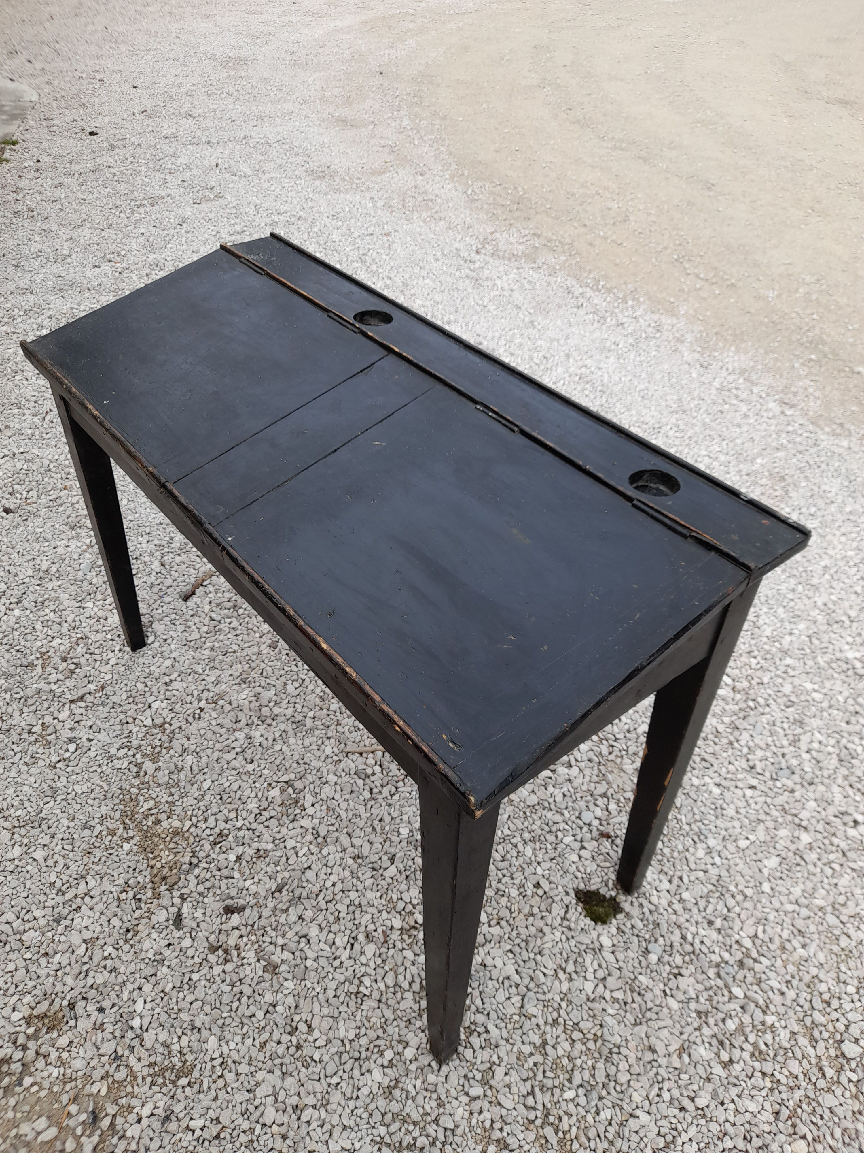 Pupitre bureau enfant d'école peint en noir 1950