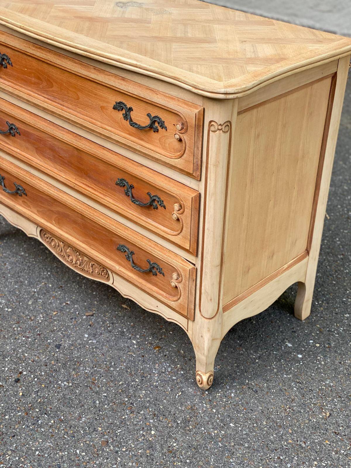 Bibus Louis XV chest of drawers renovated in raw solid wood and marquetry