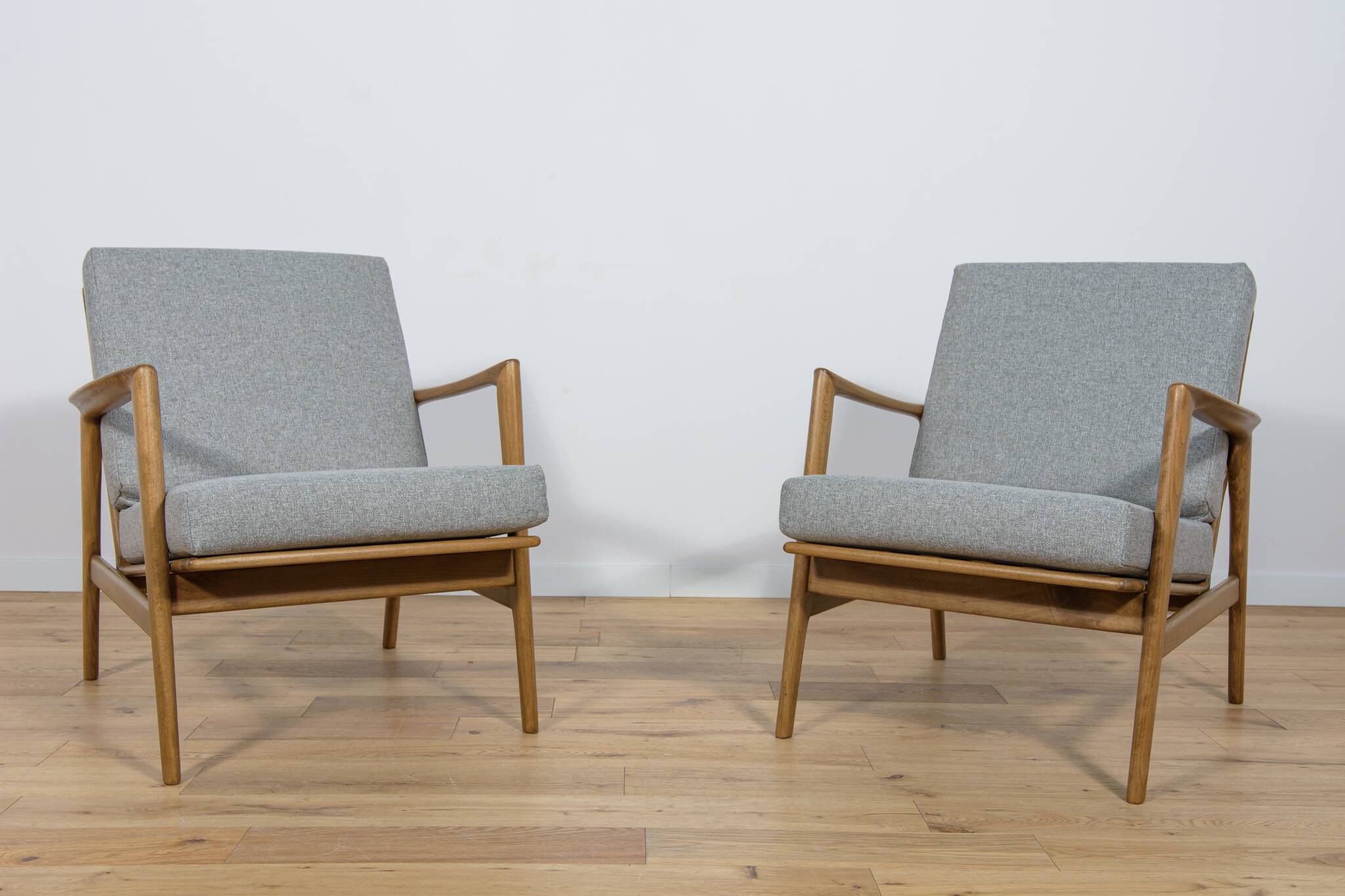 Model 300-139 Armchairs from Swarzędz Factory, 1960s, Set of 2