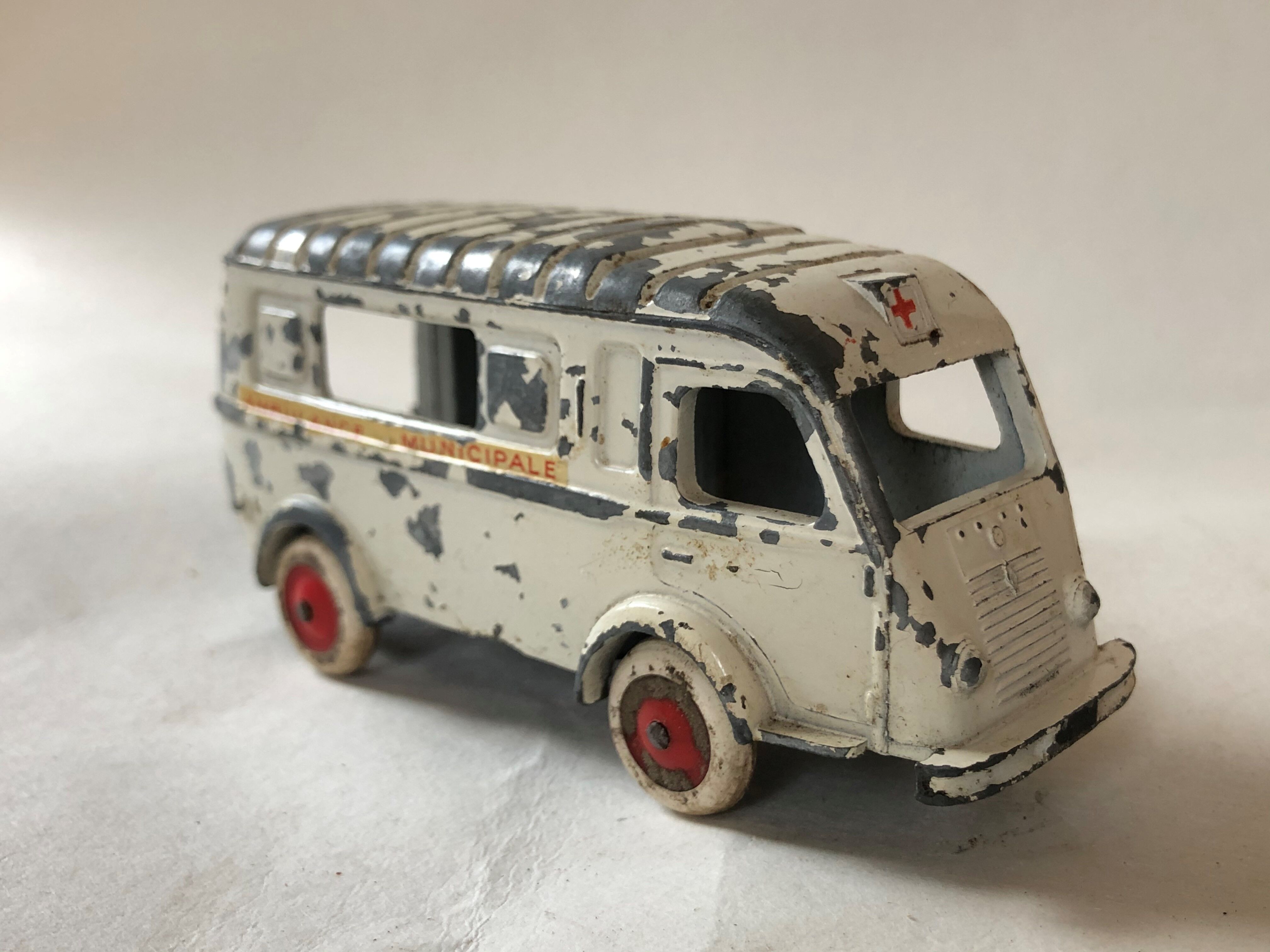 Renault Municipal Ambulance - 1950