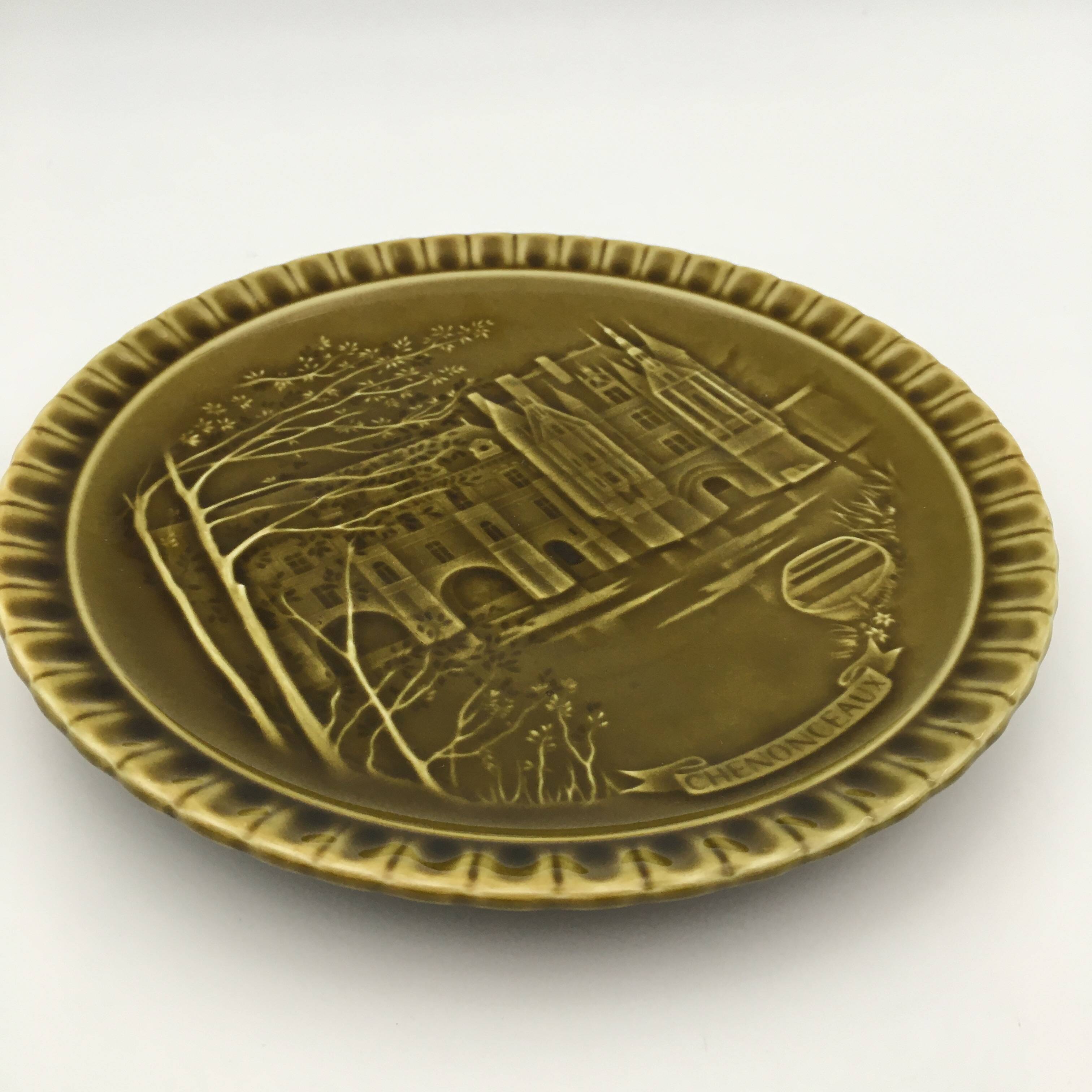 Gien earthenware plates “Châteaux de la Loire” – 1970s