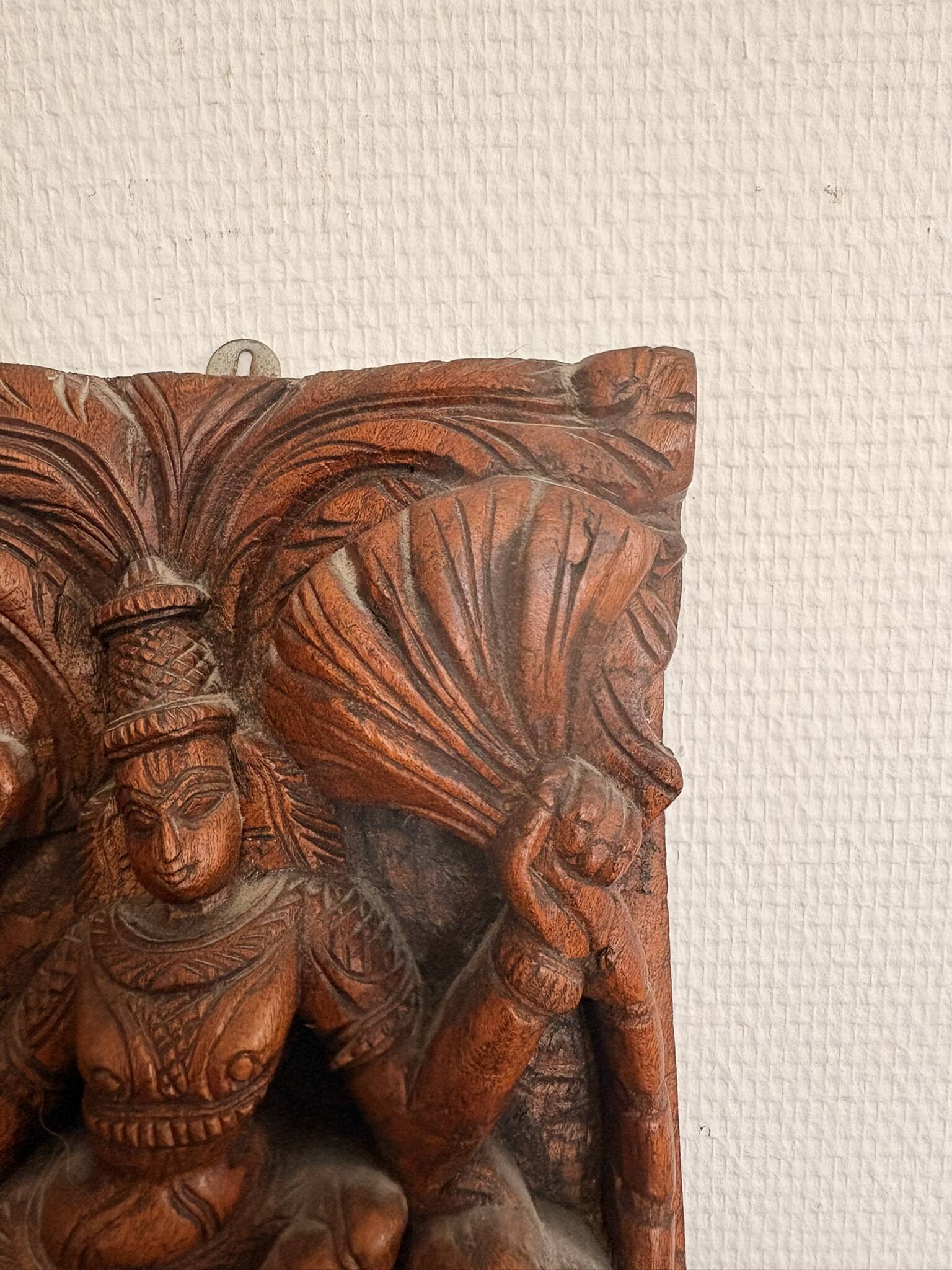 Tableau, panneau en bois sculpté vintage figurant une divinité, Inde