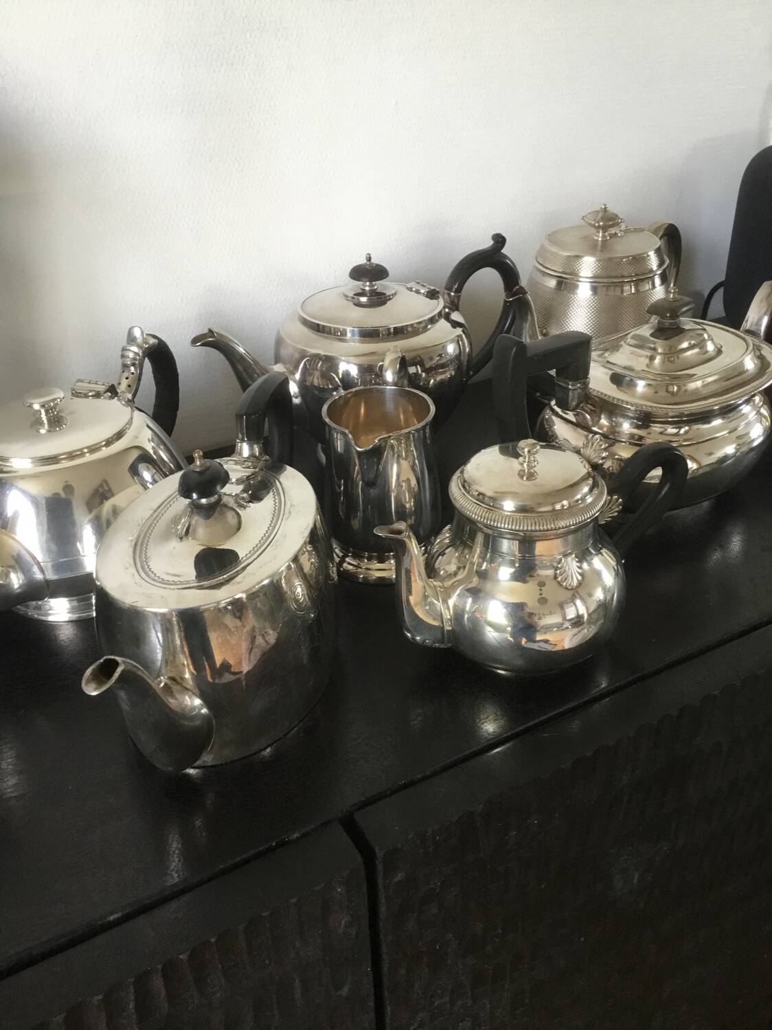 Set of teapots and milk jug.