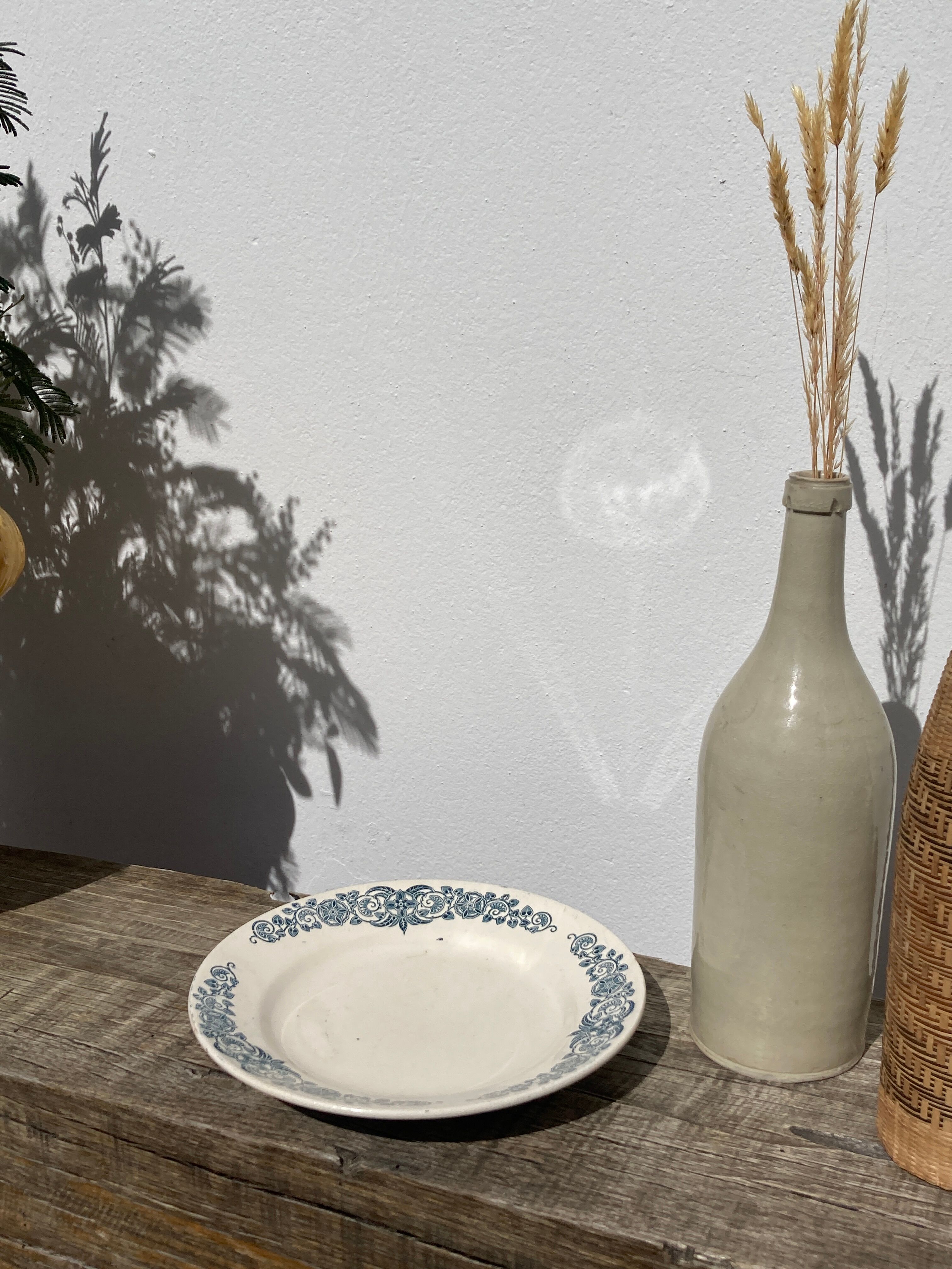 Set of 8 flat plates iron earth model Longchamp Alésia