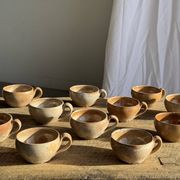 11 tasses à café vintage en grès mat brut