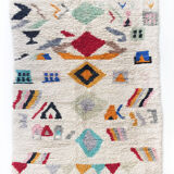 Tapis berbère Boujaad écru à motifs colorés 263x185cm