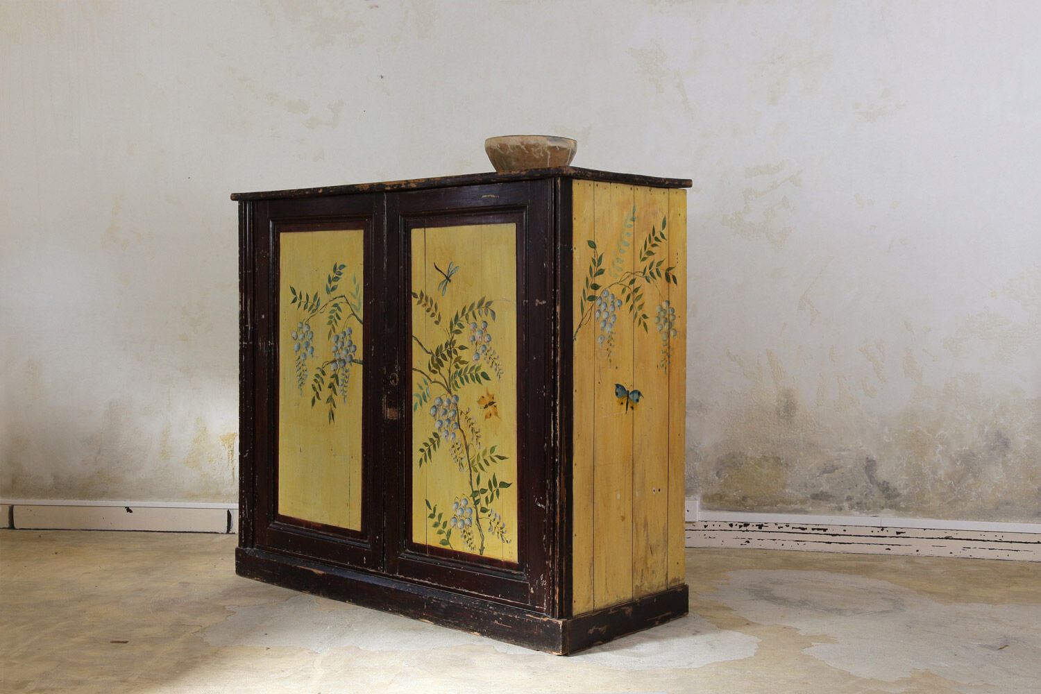 Old library 2 bodies 1900s