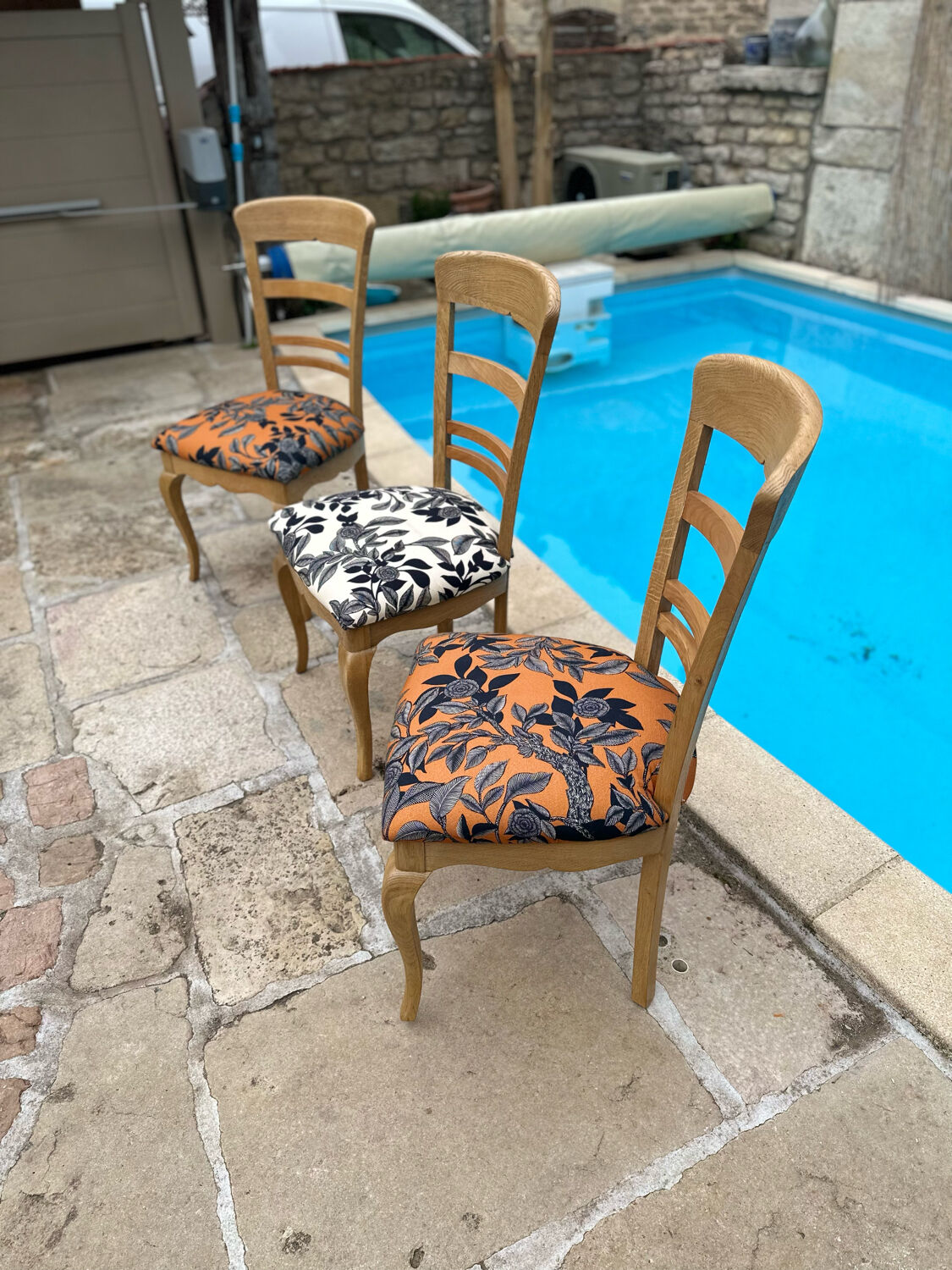 Lot of restyled chairs