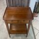 Table d’appoint 2 tiroirs merisier 1950