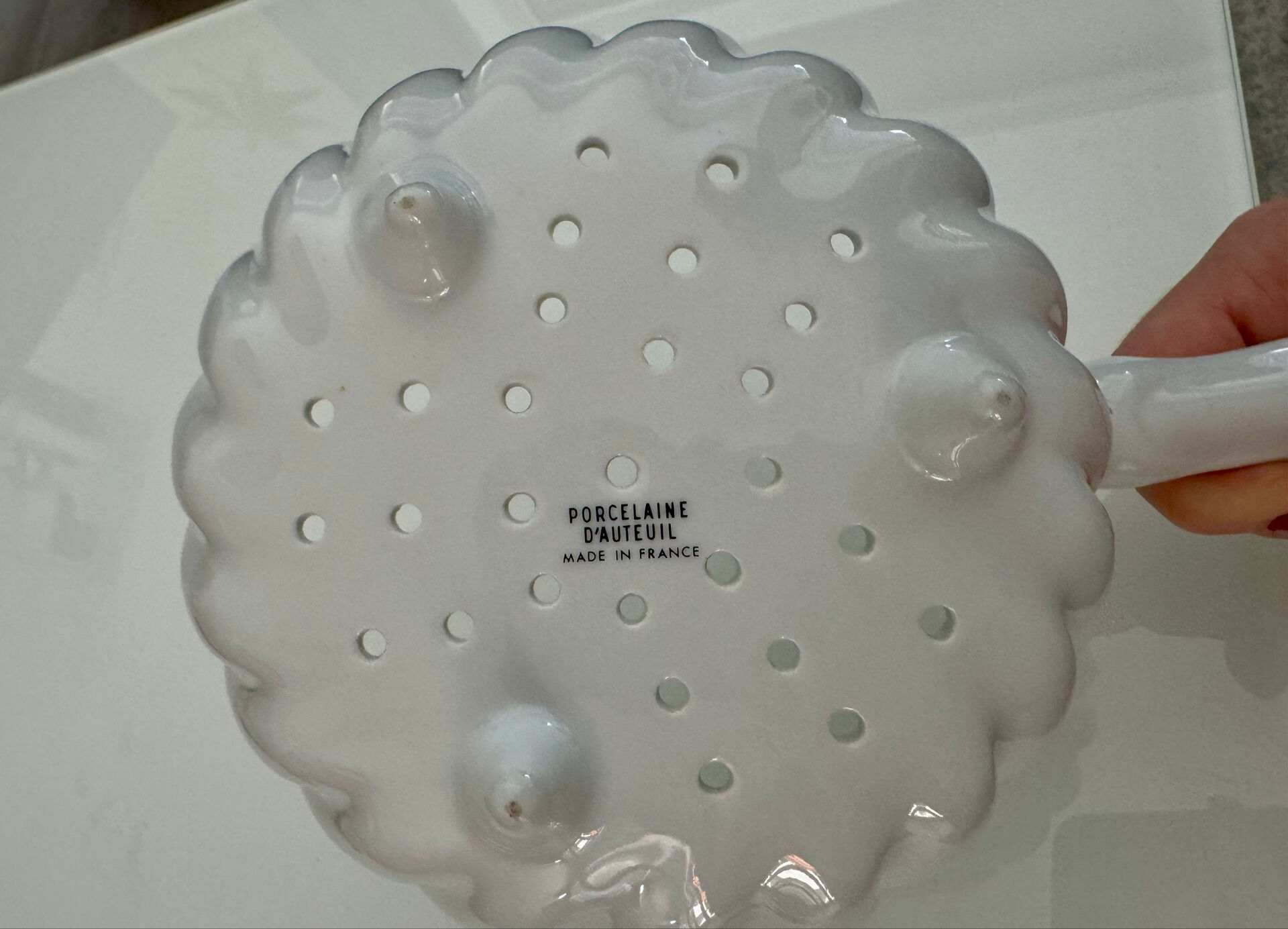 Porcelain fruit bowl