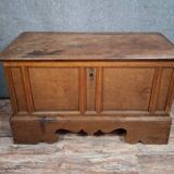 Oak chest with moulded panels – rustic work – 18th century