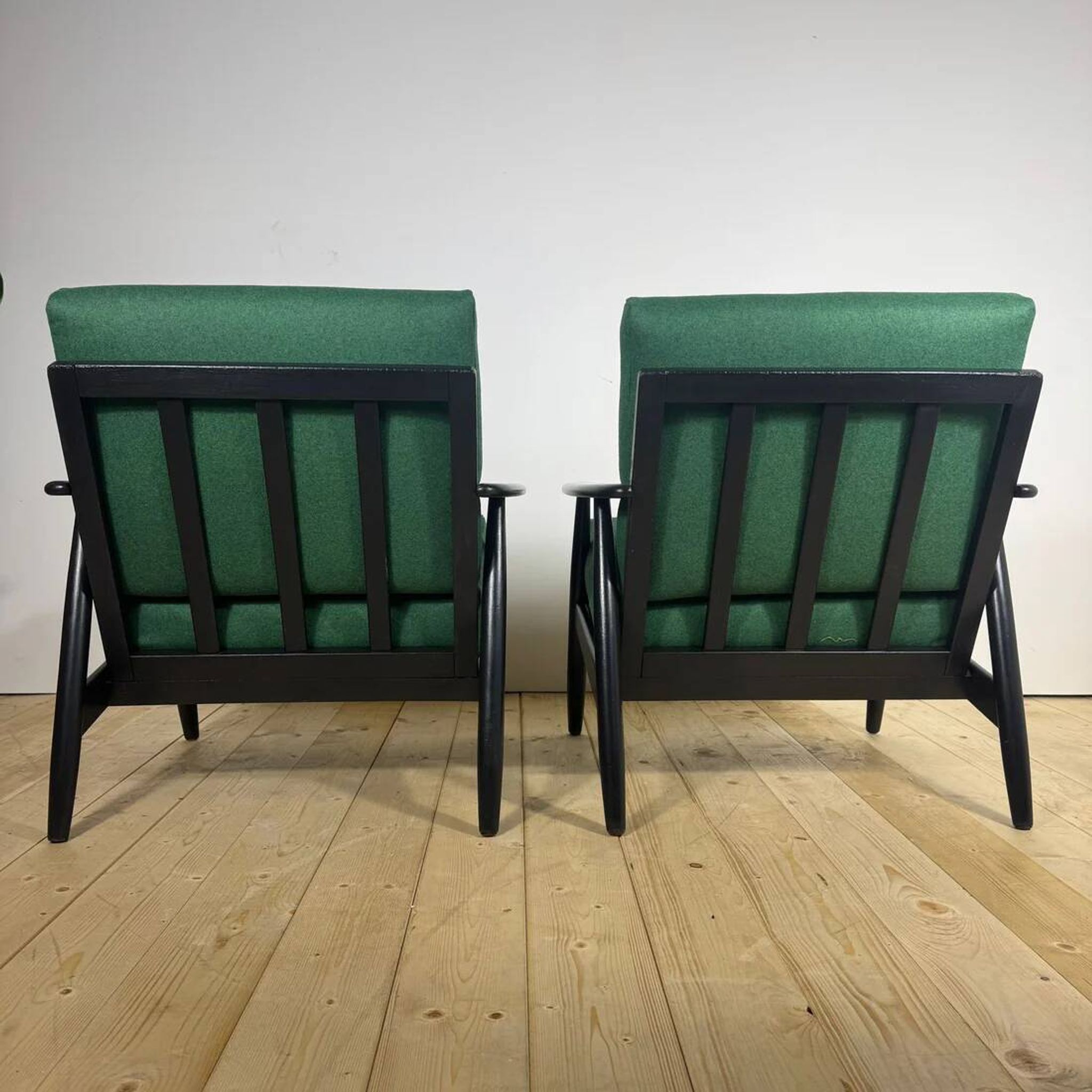 Pair of Danish armchairs from the 1960s – Mid-century seats in teak and fabric