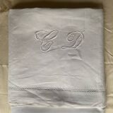 Drap ancien brodé