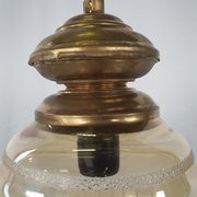 Lustre en verre travaillé et laiton