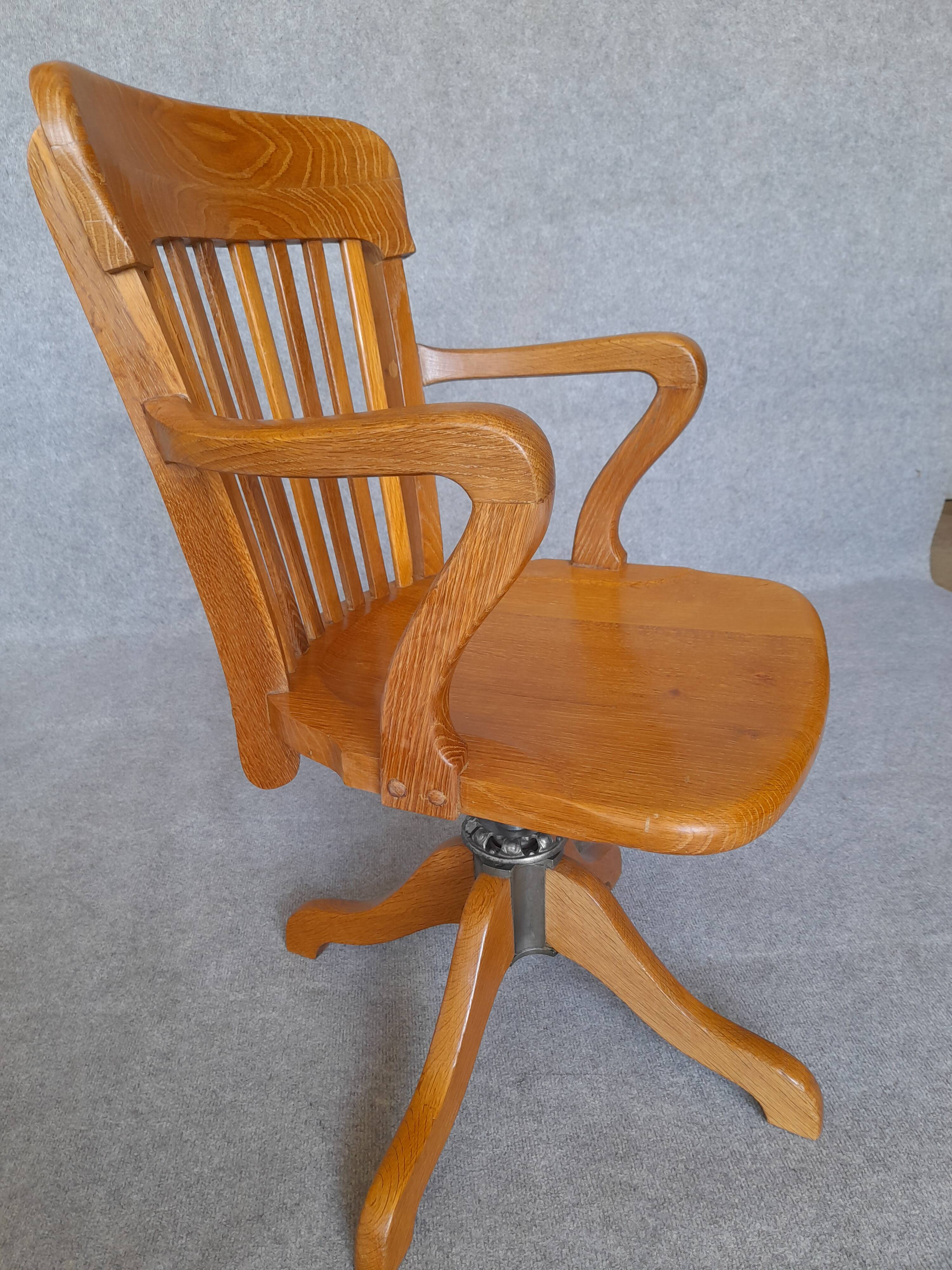 Swivel office chair from around 1940