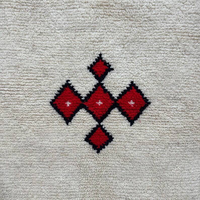 Moroccan Berber decorated rug 200cm x 300cm