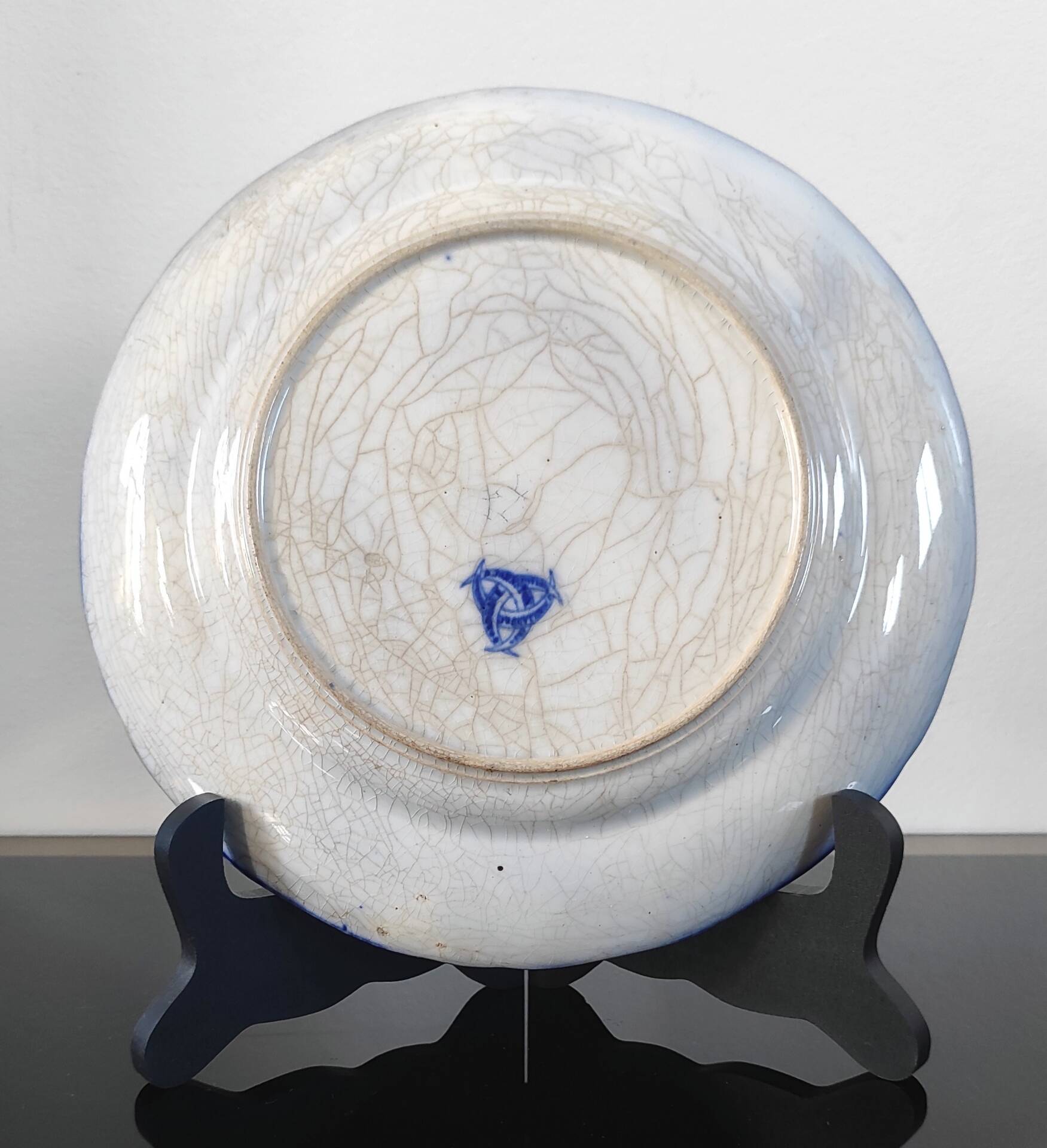 Vintage plate in fine earthenware