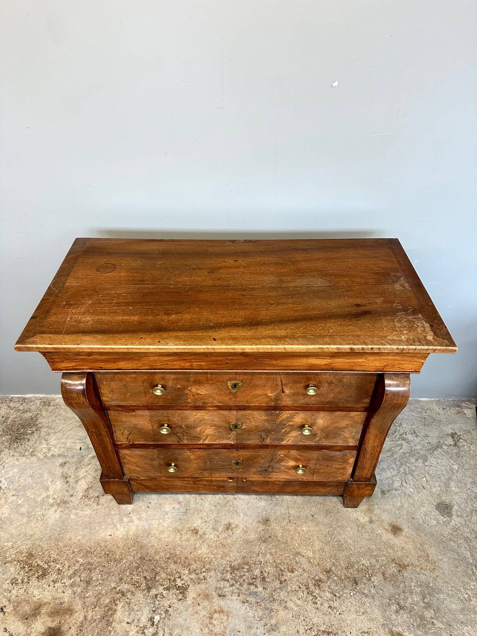 Chest of drawers