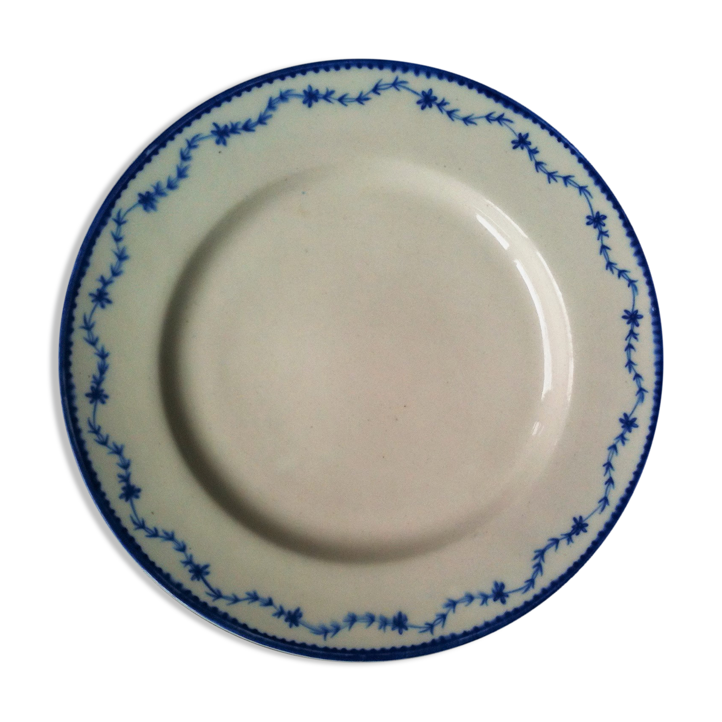 Assiette en porcelaine de Tournai au laurier Fleuri