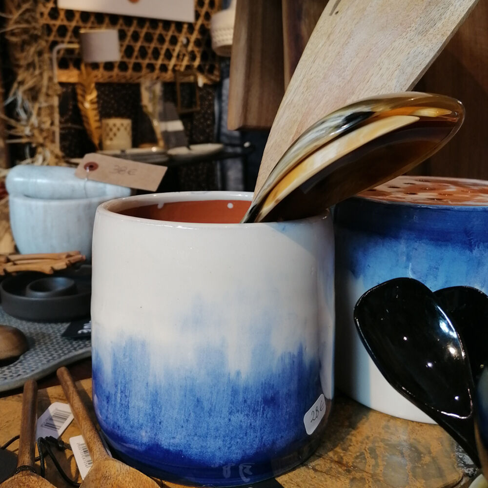 Drain pot utensils