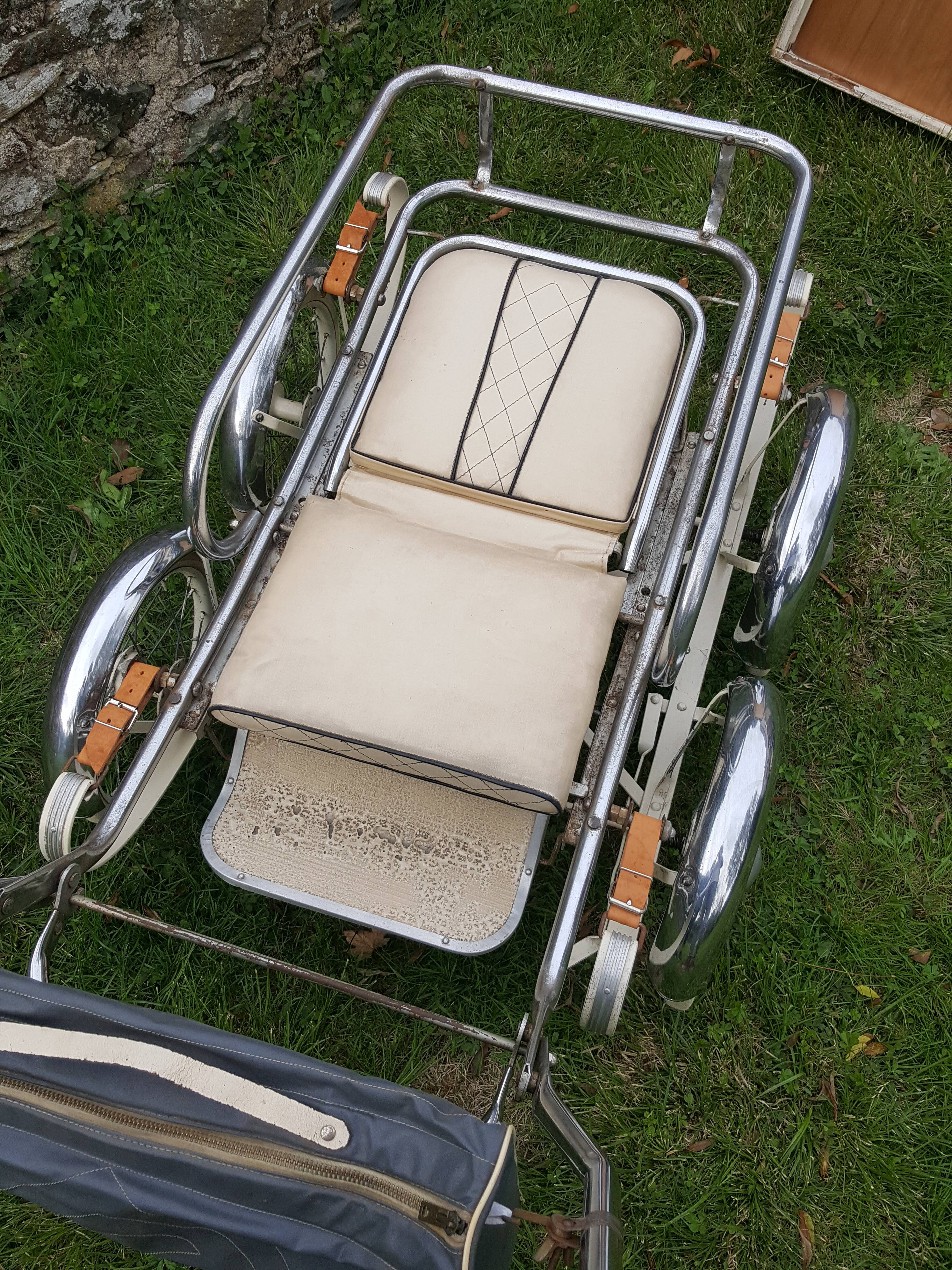 former 1950s pram that can be turned into a stroller