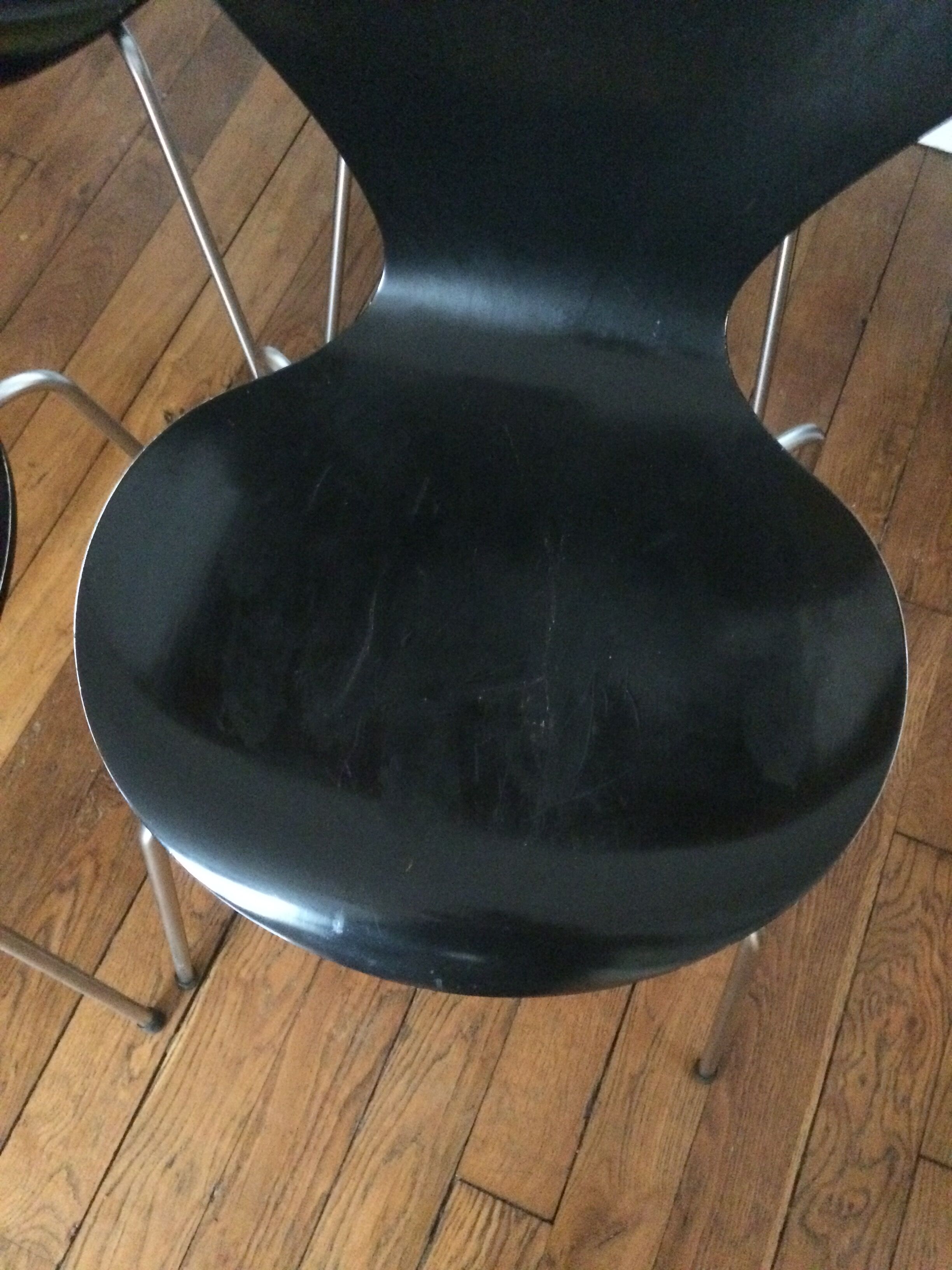 4 series 7 chairs by Jacobsen