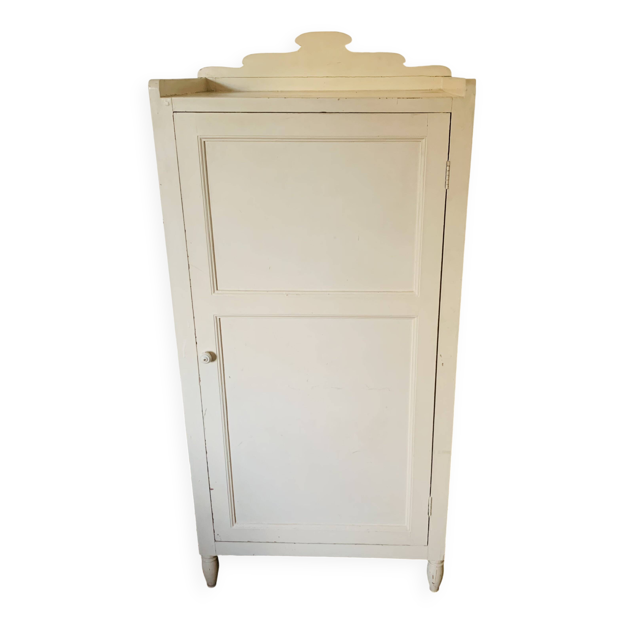 1-door wardrobe with cornice